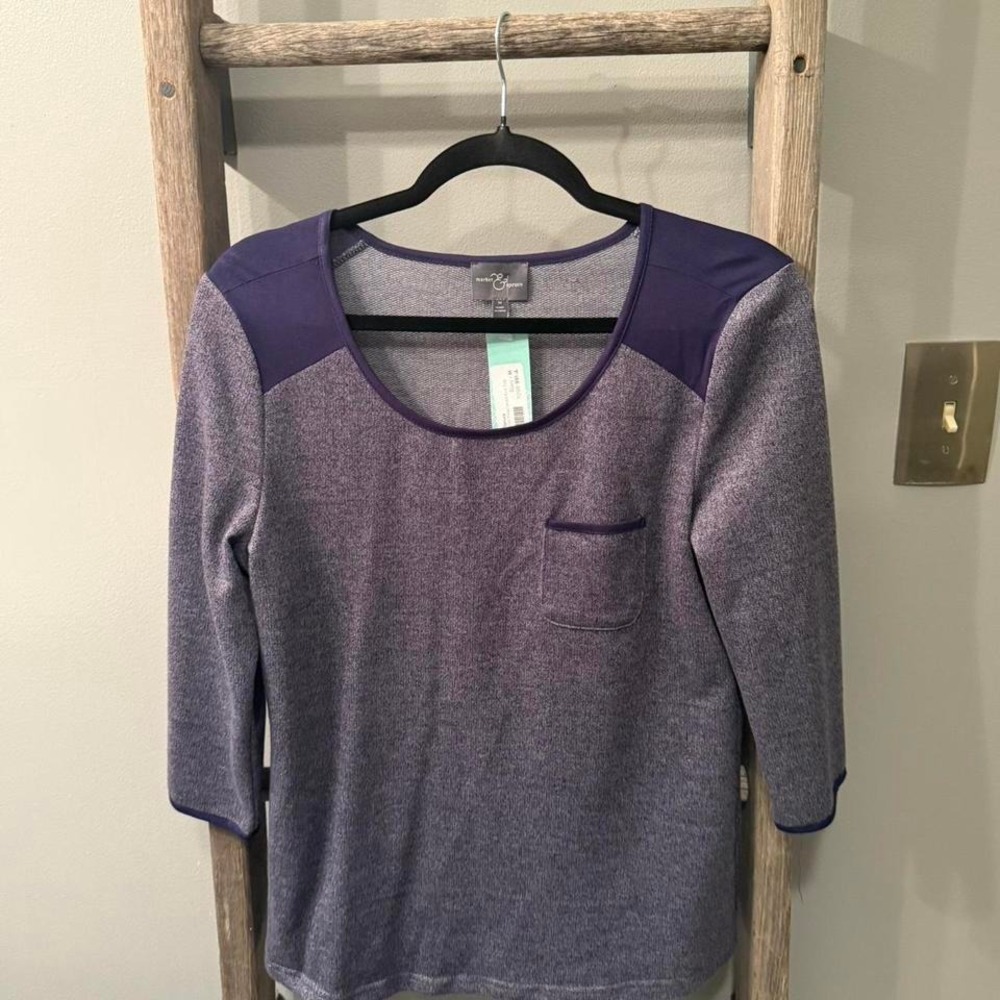 Market and Spruce Grey and navy 3/4 sleeve knit shirt